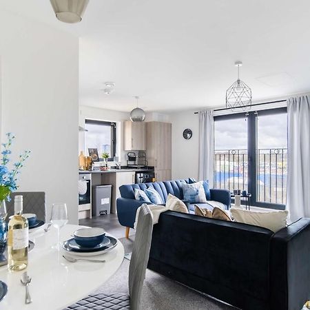 Livestay-New Private Apartment Building Minutes From Heathrow Slough Exteriér fotografie