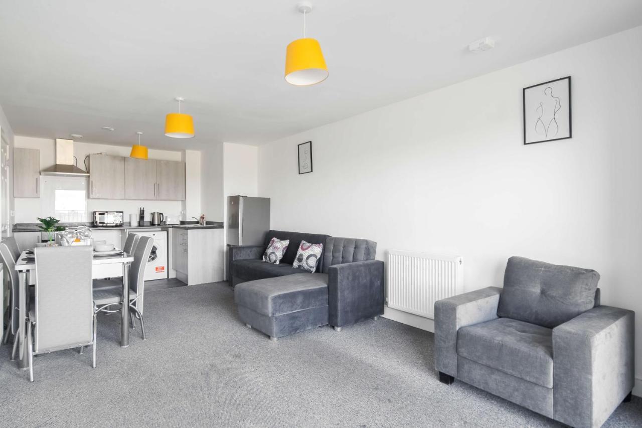 Livestay-New Private Apartment Building Minutes From Heathrow Slough Exteriér fotografie