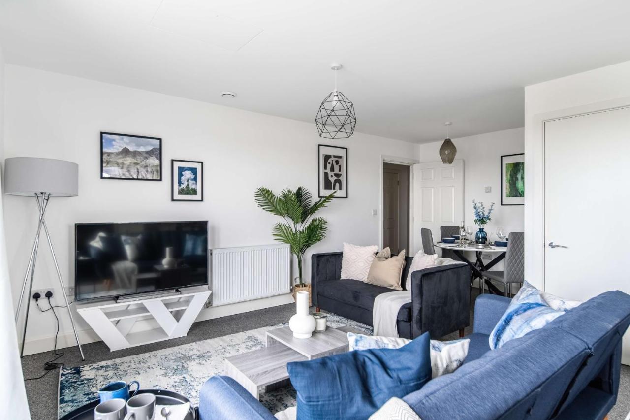 Livestay-New Private Apartment Building Minutes From Heathrow Slough Exteriér fotografie