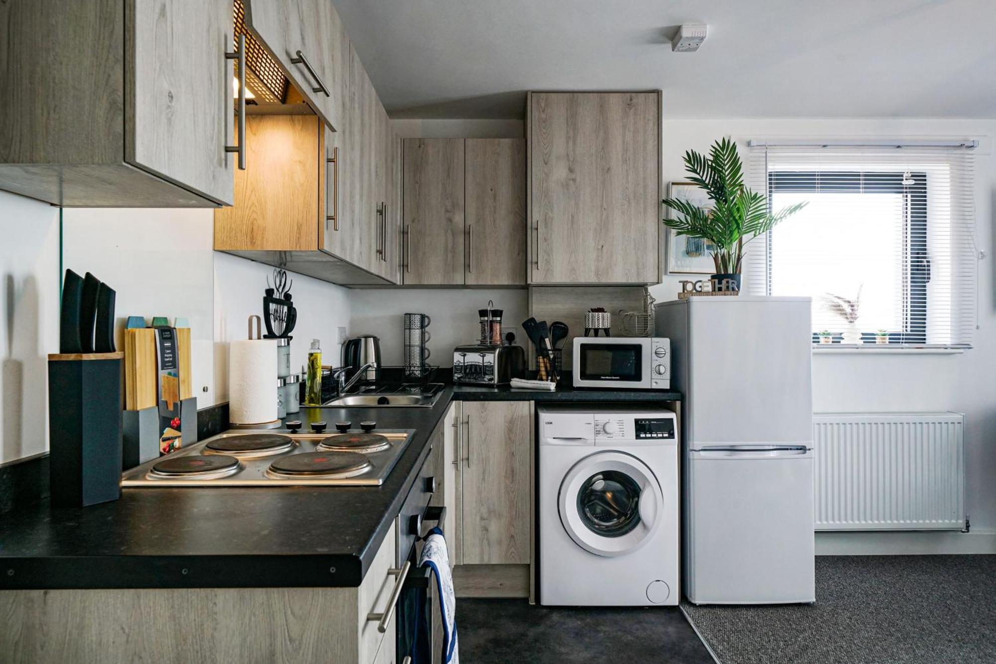 Livestay-New Private Apartment Building Minutes From Heathrow Slough Exteriér fotografie