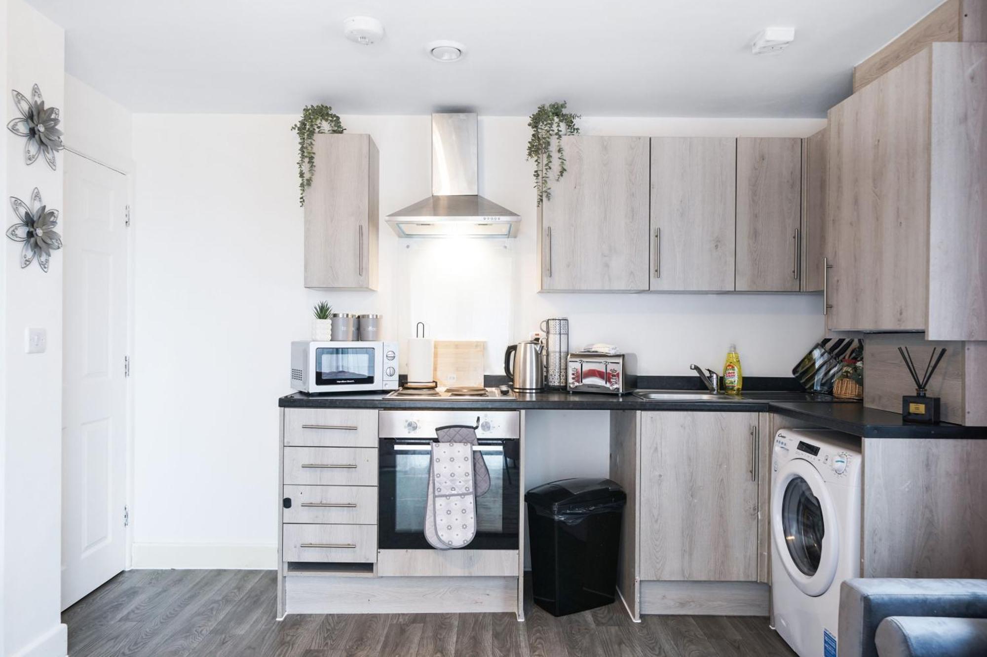 Livestay-New Private Apartment Building Minutes From Heathrow Slough Exteriér fotografie