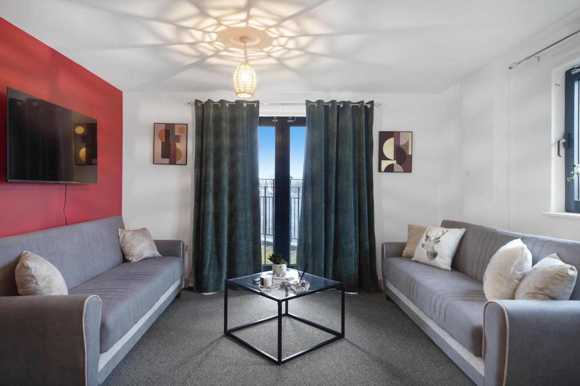Livestay-New Private Apartment Building Minutes From Heathrow Slough Exteriér fotografie