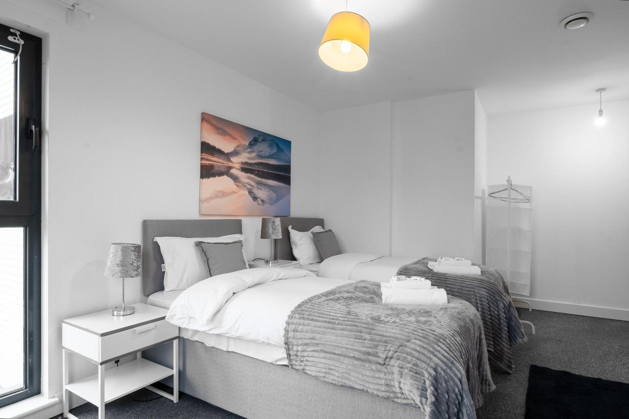 Livestay-New Private Apartment Building Minutes From Heathrow Slough Exteriér fotografie