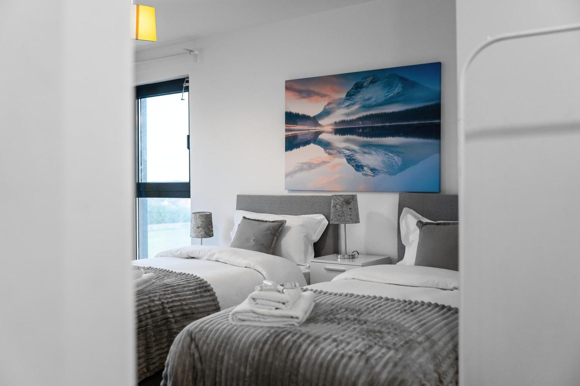 Livestay-New Private Apartment Building Minutes From Heathrow Slough Exteriér fotografie