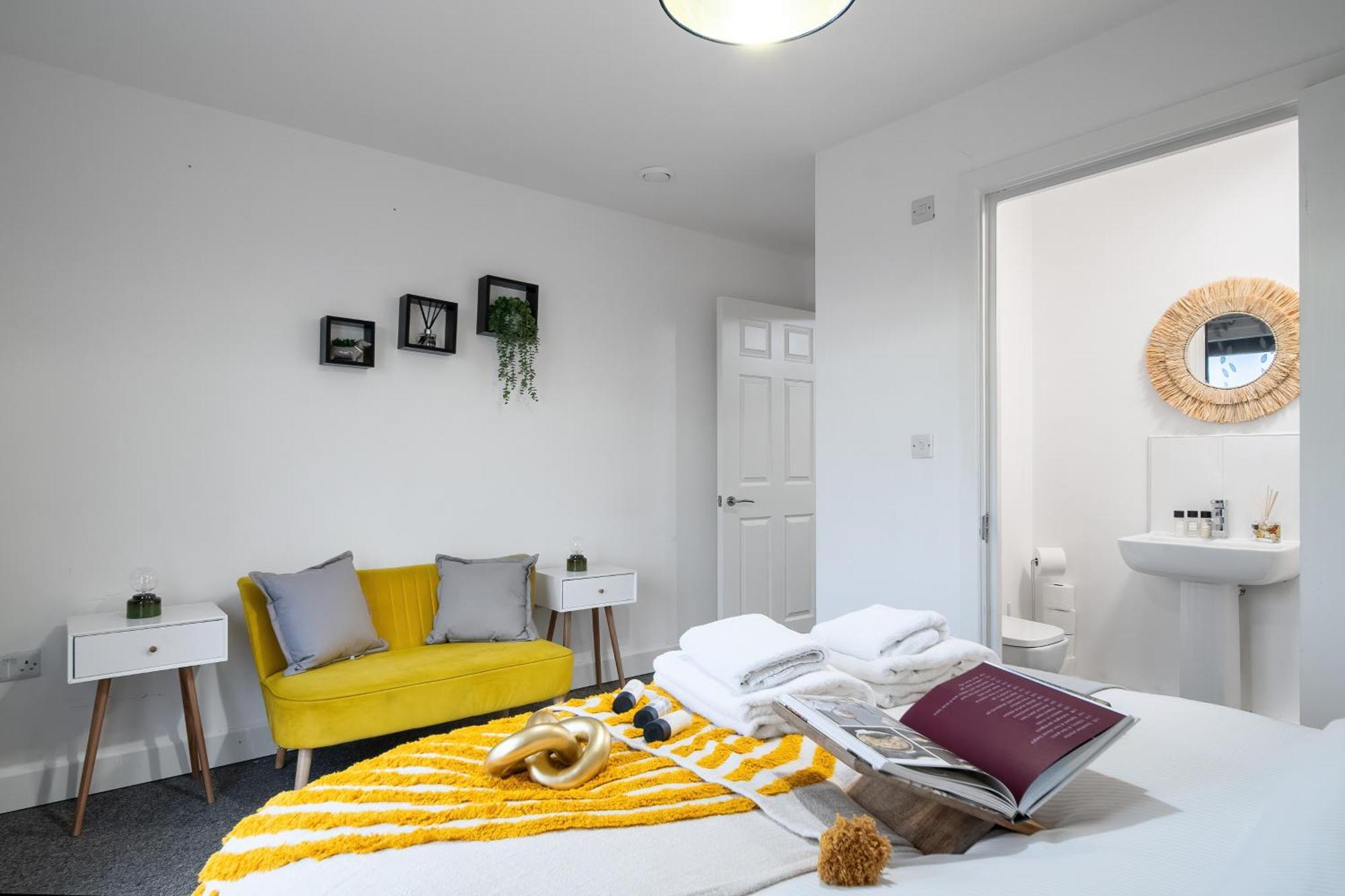 Livestay-New Private Apartment Building Minutes From Heathrow Slough Exteriér fotografie
