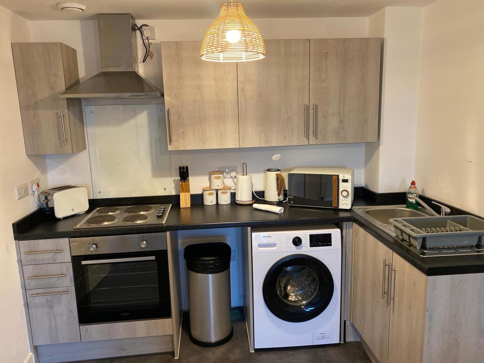 Livestay-New Private Apartment Building Minutes From Heathrow Slough Exteriér fotografie
