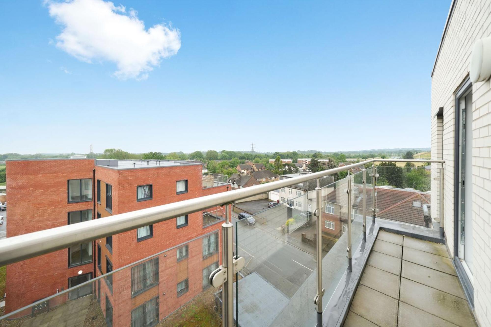 Livestay-New Private Apartment Building Minutes From Heathrow Slough Exteriér fotografie