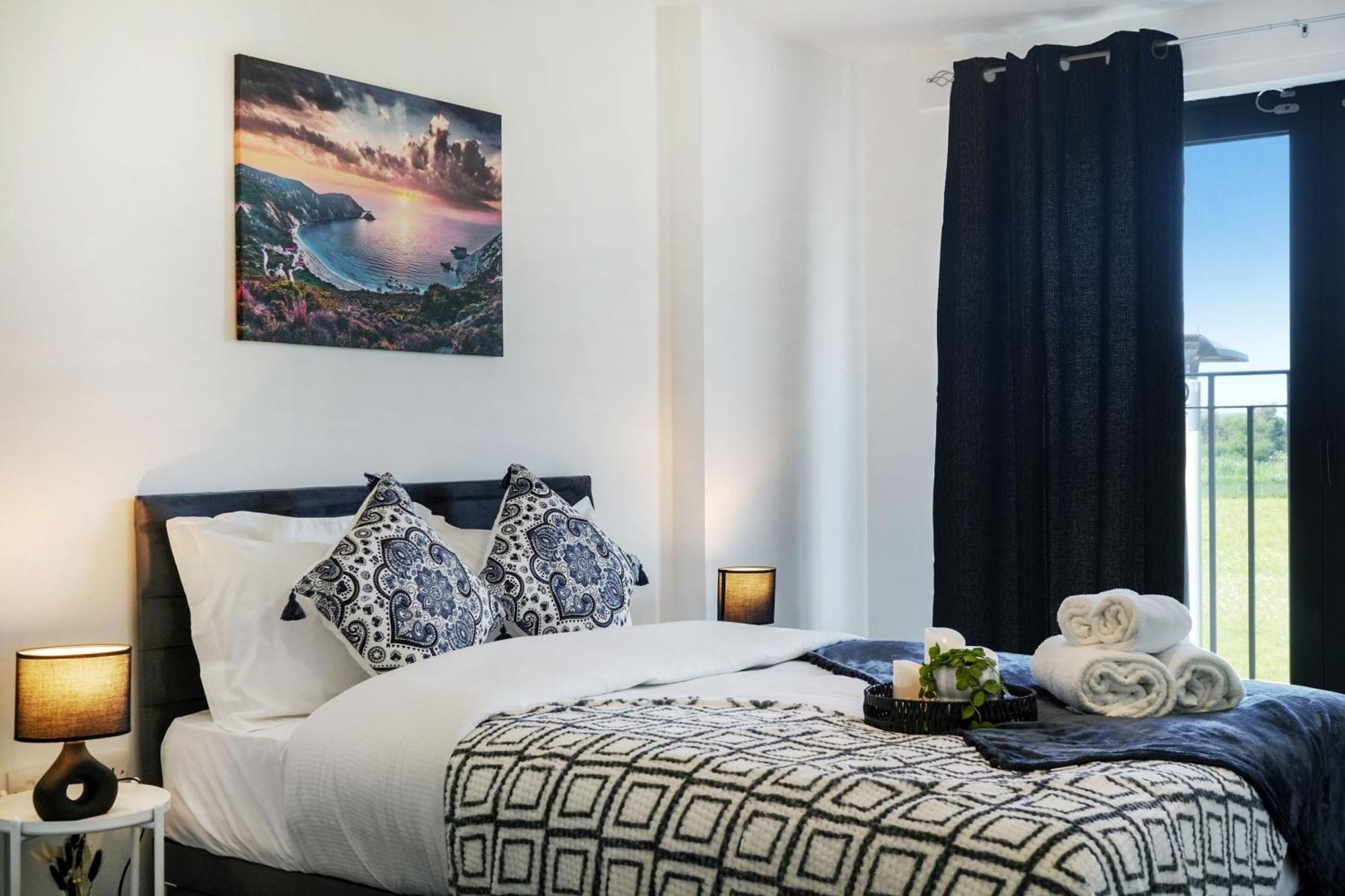 Livestay-New Private Apartment Building Minutes From Heathrow Slough Exteriér fotografie