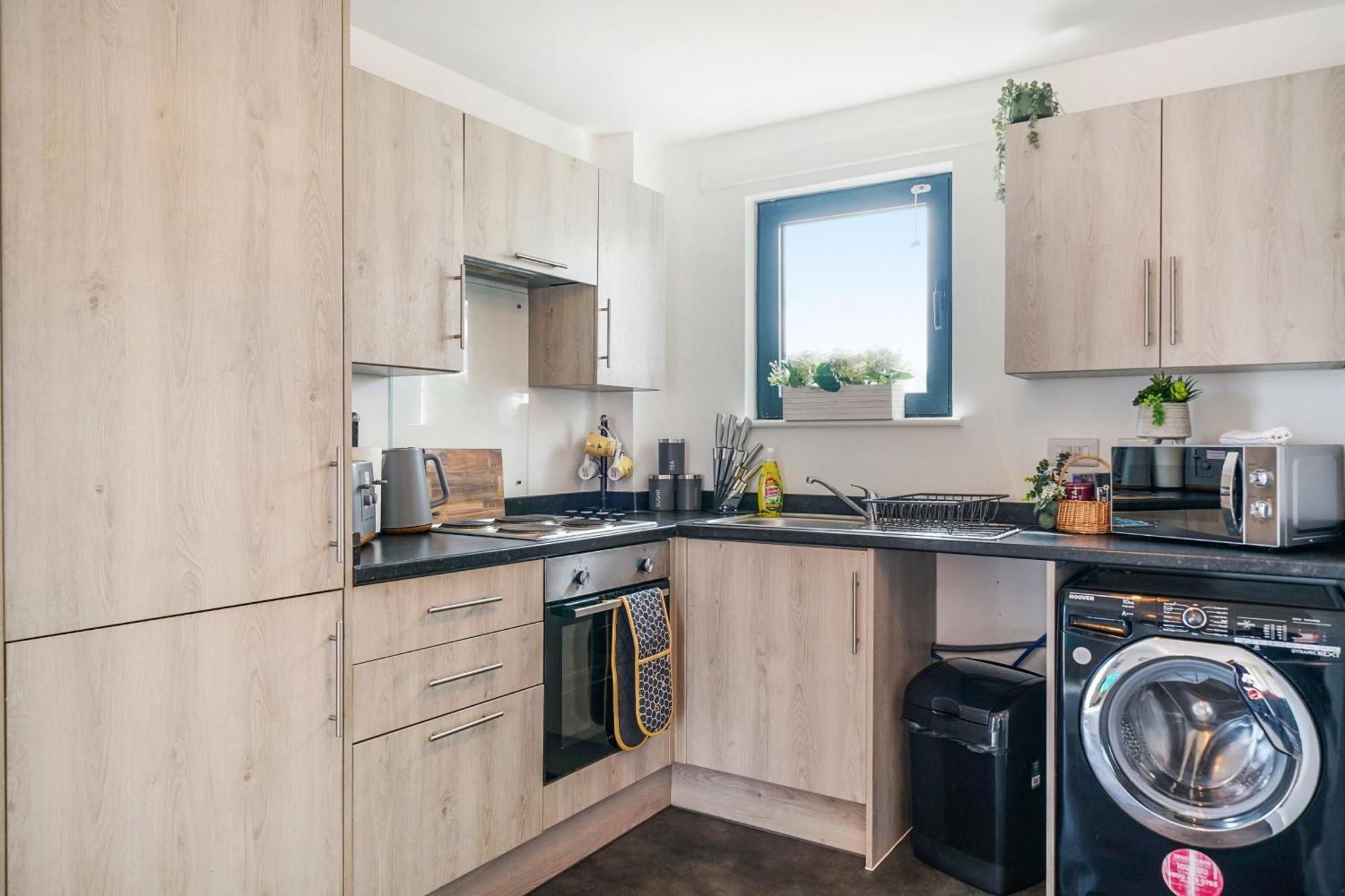Livestay-New Private Apartment Building Minutes From Heathrow Slough Exteriér fotografie